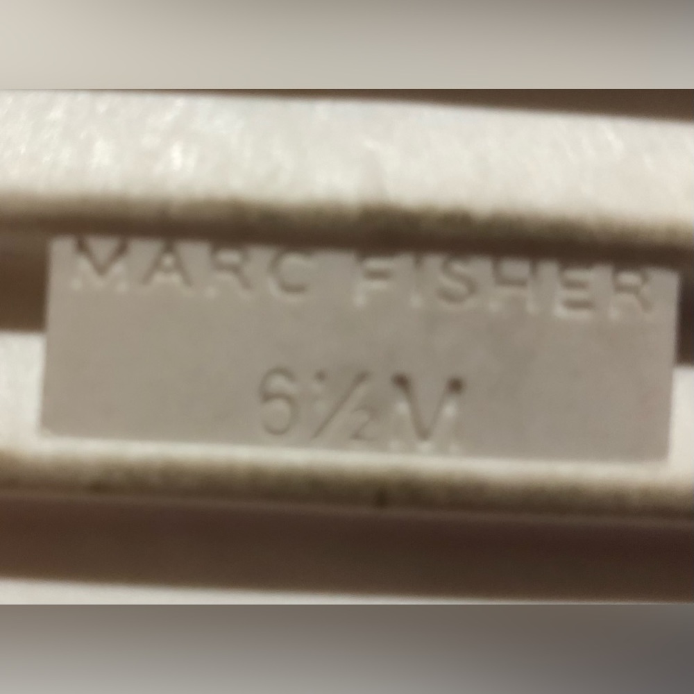 Marc Fisher Sandals- SZ 6.5M - Picture 8 of 8